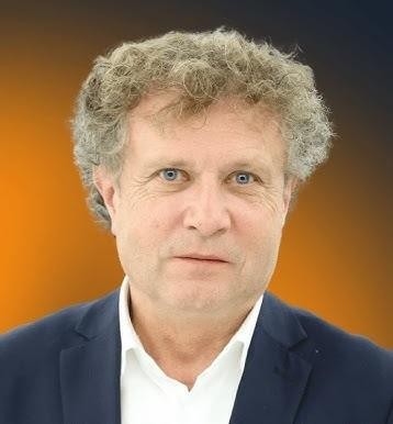 Jacek Karnowski podczas prac sejmowych lub w Ministerstwie Funduszy i Polityki Regionalnej.